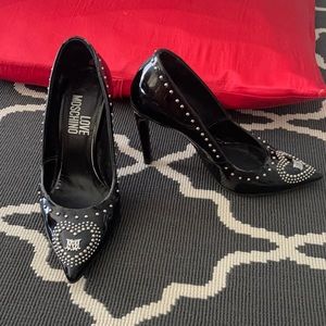 Beautiful pumps in black leather 
SOLD